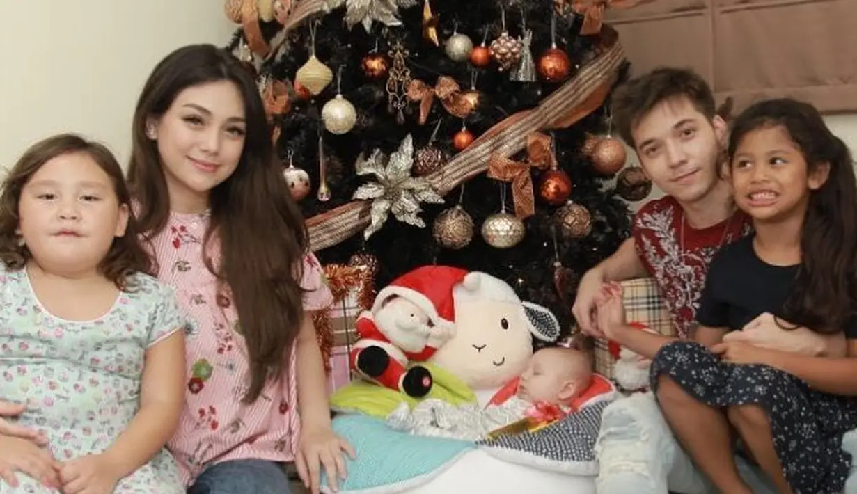 Satu lagi, sebagai suami masih menurut Celine, Stefan paling takut saat istri dan anaknya tidak merasakan bahagia. (Instagram/celine_evangelista)