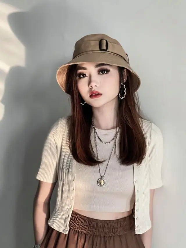 7 Potret Vanessa Khong yang Sedang Jadi Sorotan