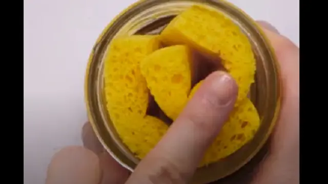 6 Manfaat dari Spons yang Bisa Kamu Gunakan Selain Mencuci Piring