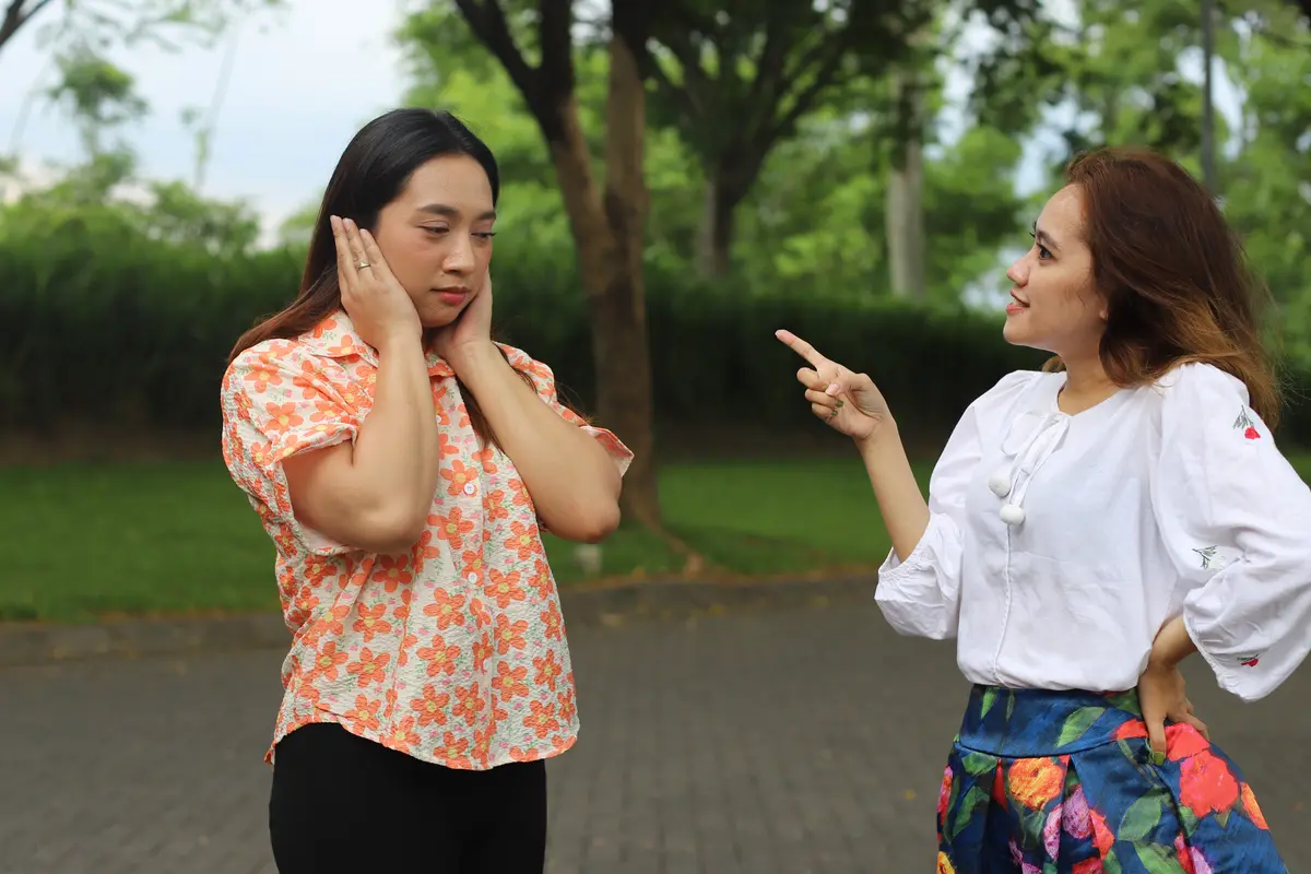 wanita januari banyak bicara
