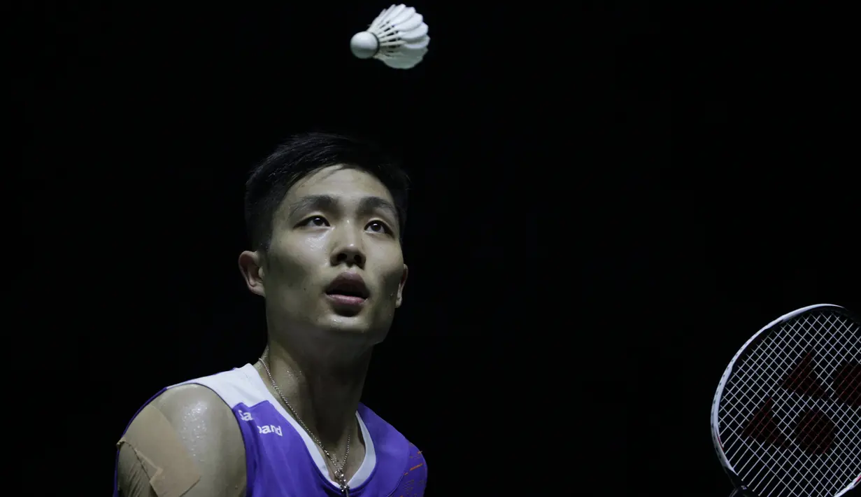 Chou Tien Chen mengalahkan Anders Antonsen di final tunggal putera Indonesia Open 2019 melalui pertarungan ketat 3 gim dengan skor 21-18 24-26 21-15 di Istora Senayan, Jakarta, Minggu (21/7/2019). (Bola.com/Vitalis Yogi Trisna)