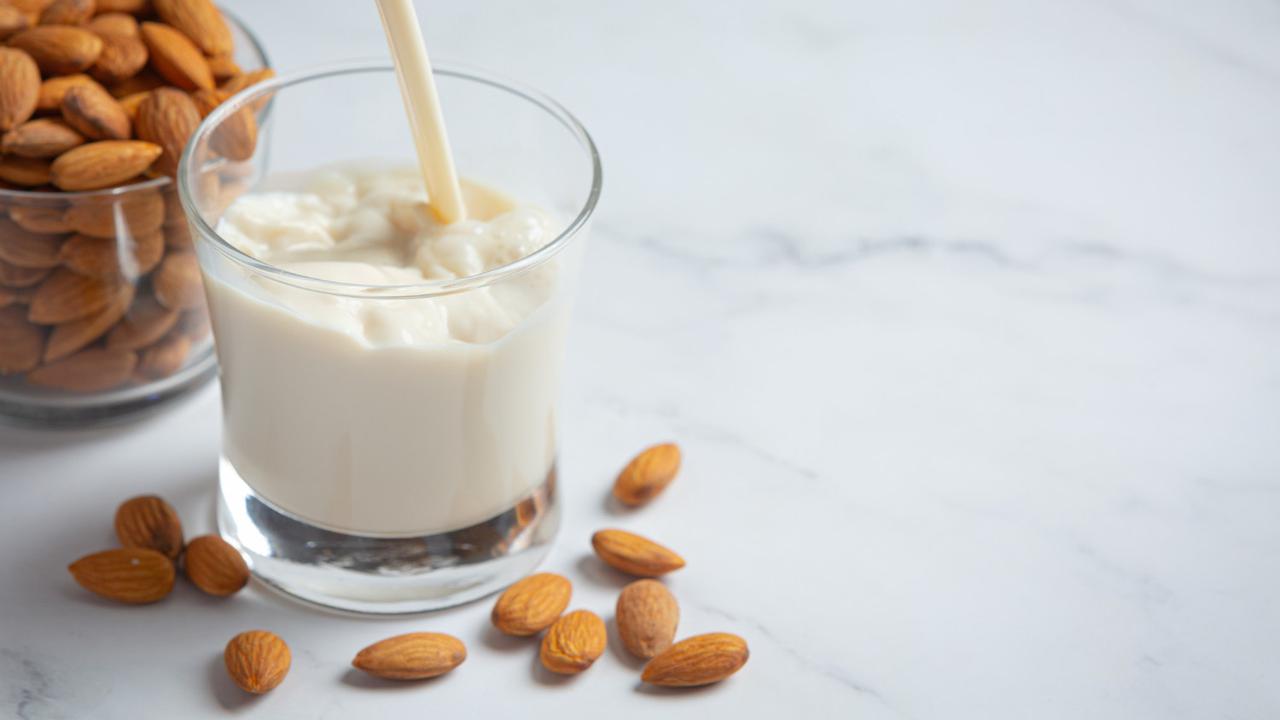 Ilustrasi Susu Almond