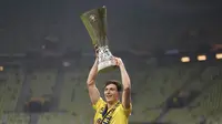Bursa Transfer Liga Inggris: Manchester United Lebih Tertarik Rekrut Pau Torres Ketimbang Raphael Varane