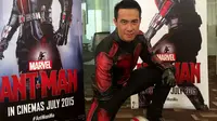 Daniel Mananta dengan kostum Ant-Man