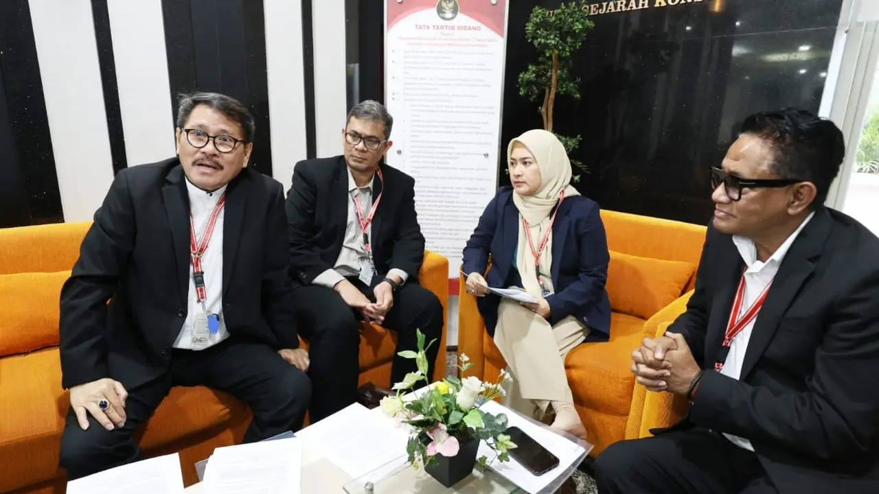 Ketua LMKN Dharma Oratmangun bersama para Komisioner LMKN lainnya seperti Ikke Nurjanah dan Andre Hehanusa.