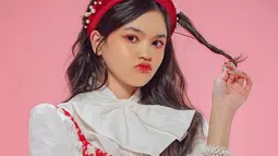 Di pemotretan ini Cut Keysha didandani oleh Fashion Stylist Isty N. M dan makeup artist Yemima. Adik dari Beby Tsabina ini pun sukses curi perhatian warganet melalui pemotretan ini. (Liputan6.com/IG/haqeeu)