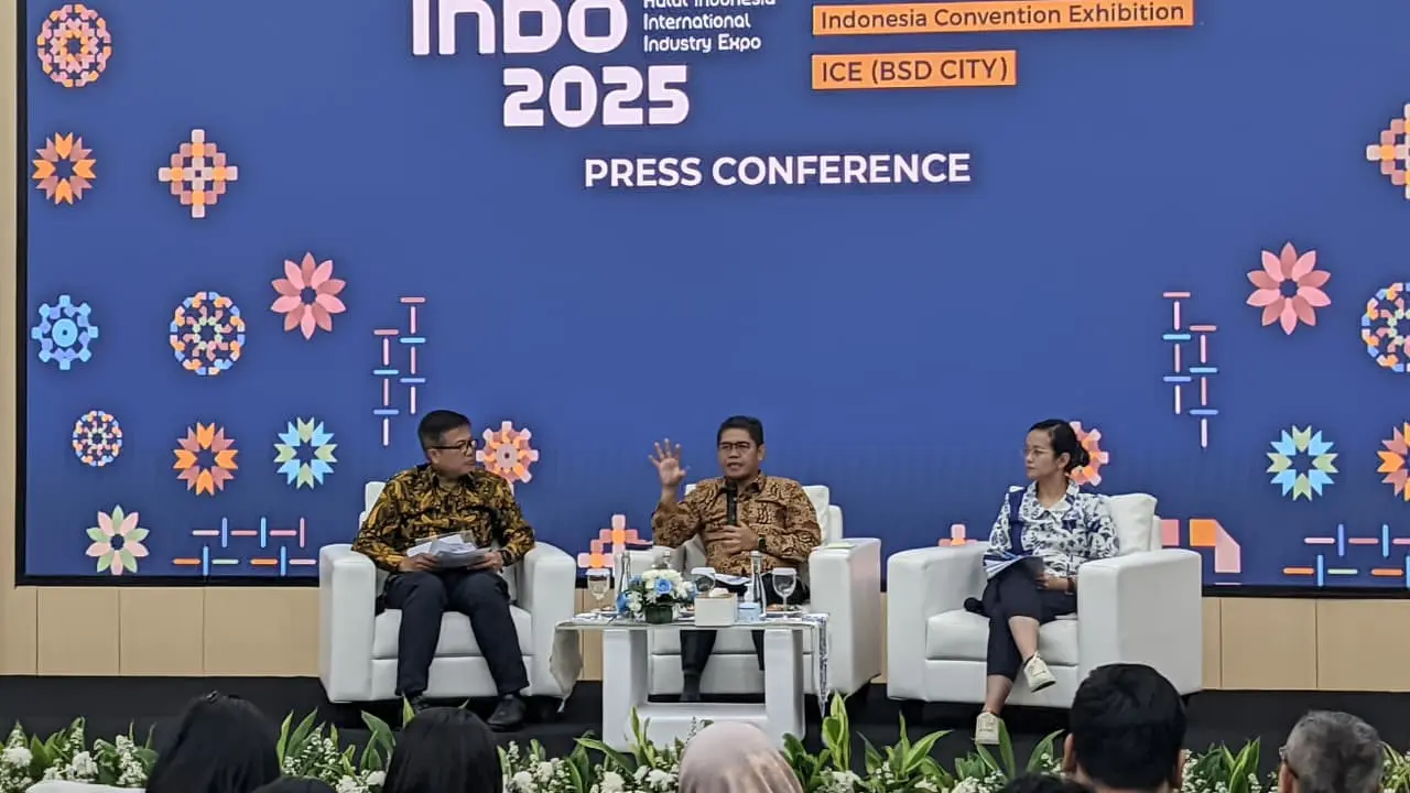 Press Conference Halal Indo 2025, penyampaian materi oleh Sekretaris Jenderal Kemenperin, Eko S.A. Cahyanto, dan Presiden Direktur PT Dyandra Promosindo, Daswar Marpaung, pada Senin (22/9/2025).