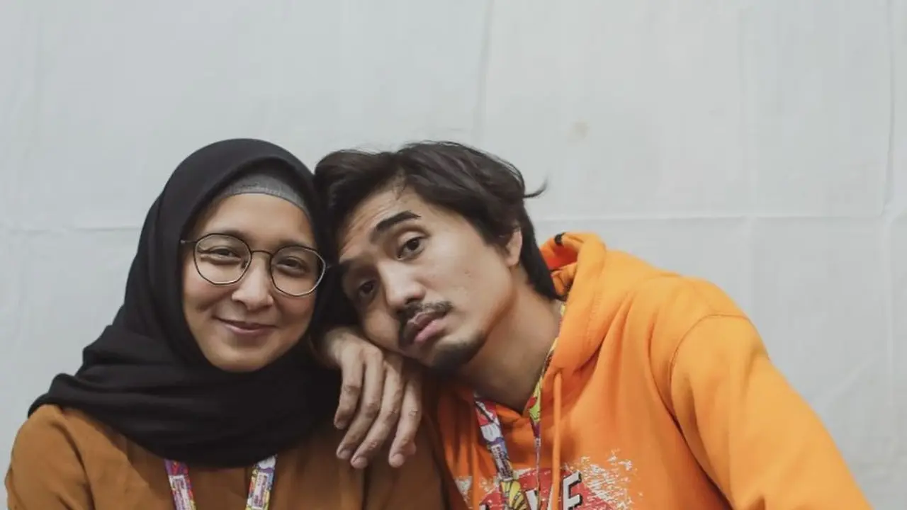 10 Potret Transformasi Adelia Lontoh Istri Duta Sheila On 7, Selalu Sederhana