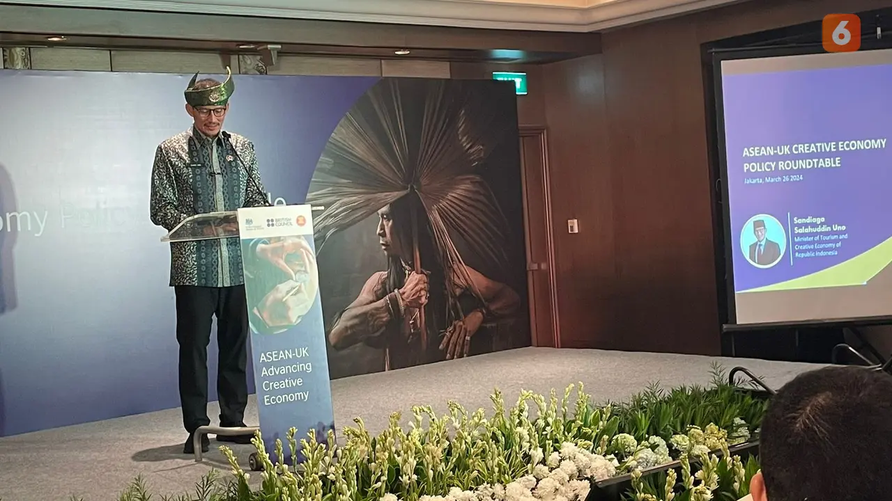 Menteri Pariwisata dan Ekonomi Kreatif atau Menparekraf Sandiaga Uno menyampaikan rasa duka cita atas kecelakaan di KM 58 +600 arah Jakarta ruas jalan Tol Jakarta-Cikampek.