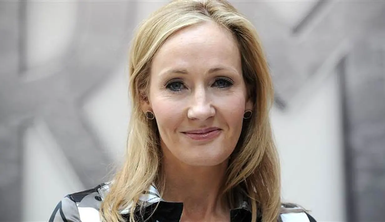 Lindsey menuliskan bahwa dirinya adalah penggemar sejati Harry Potter. Dirinya sering mengirimkan cuitan dukungan untuk J.K Rowling dan tak pernah dibalaskan. (Getty Images/Today)