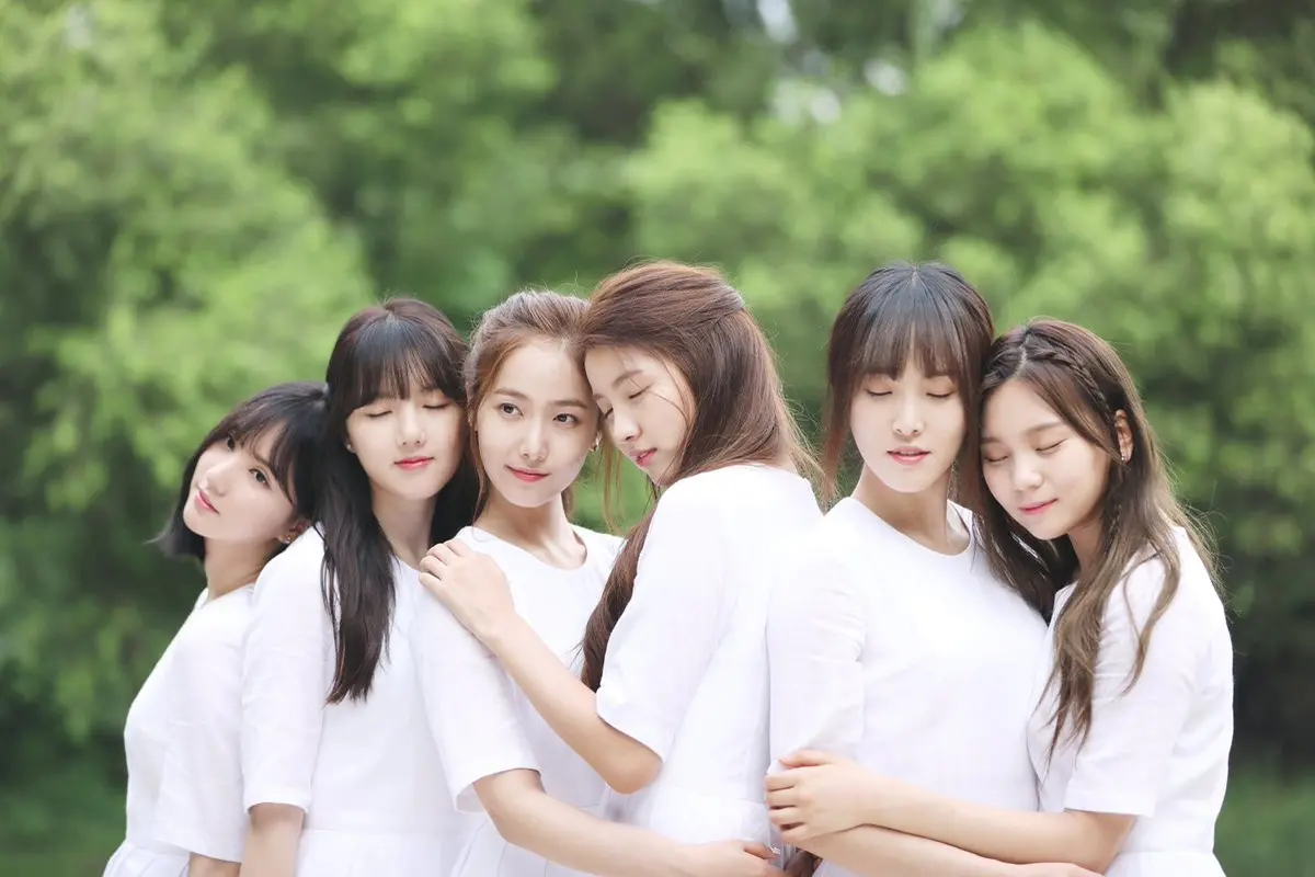[Bintang] Rainbow, Comeback GFRIEND Usai Kecelakaan Mobil