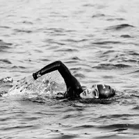 Wanita yang satu ini memang sangat menyukai tantangan fisik dan eksplorasi alam. (Foto: Istimewa)