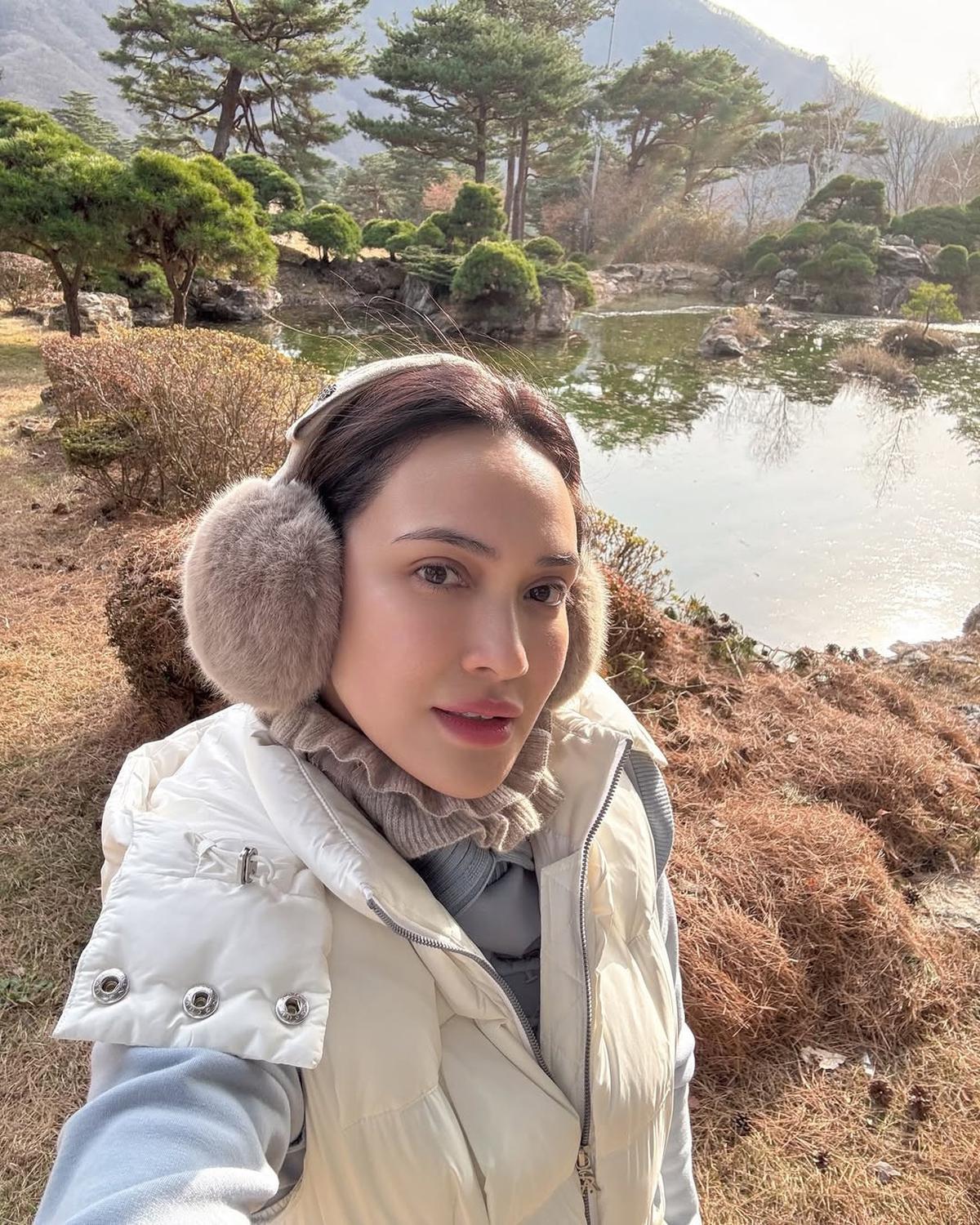 Potret Cantik Shandy Aulia Liburan ke Korea, Dipuji Mirip Song Hye Kyo