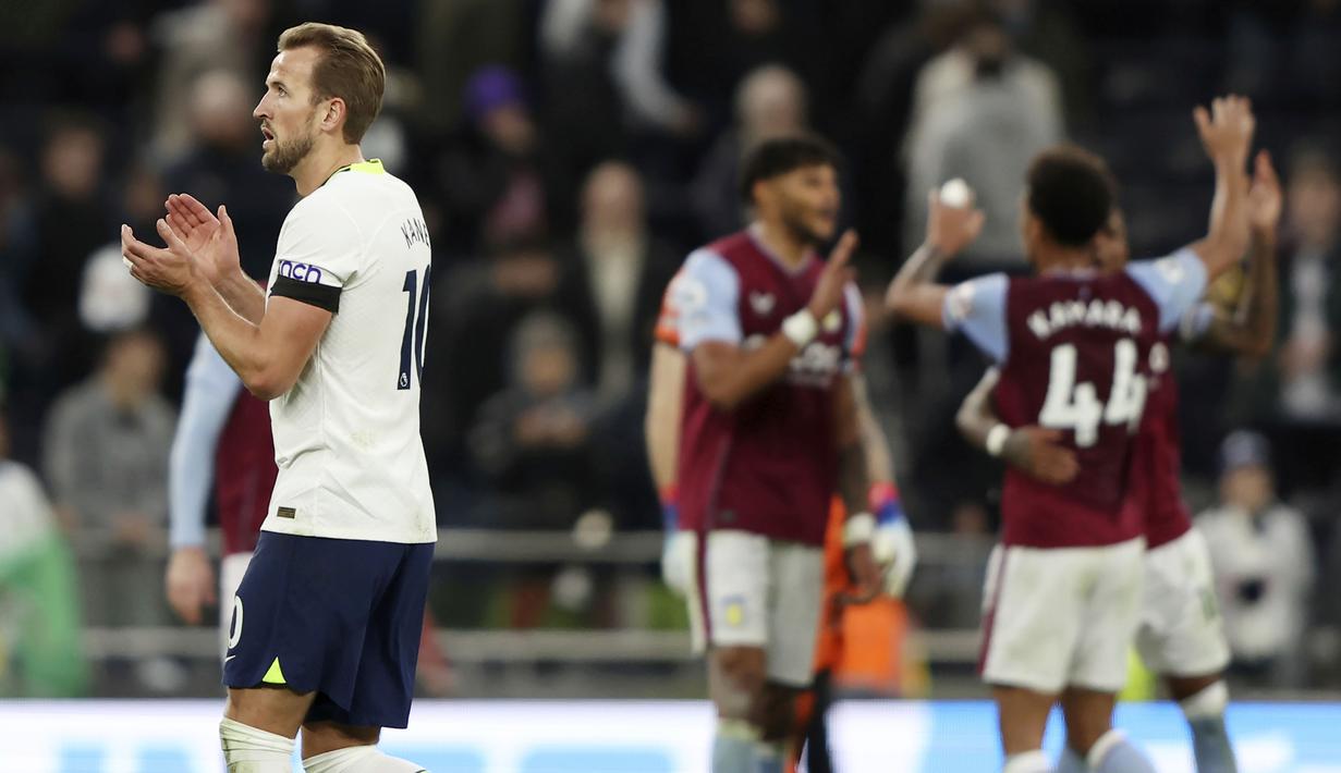 Kekalahan ini membuat Harry Kane dan kawan-kawan tertahan di peringkat kelima klasemen Liga Inggris dengan koleksi 30 poin dari 17 laga. Sementara itu, Aston Villa berada di peringkat ke-12 dengan torehan 21 poin dari 17 laga. (AP Photo/Ian Walton)