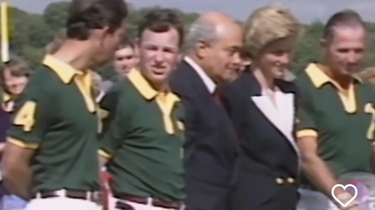 Interaksi Putri Diana dan Mohamed Al Fayed saat pertandingan Polo yang diikuti Raja Charles III