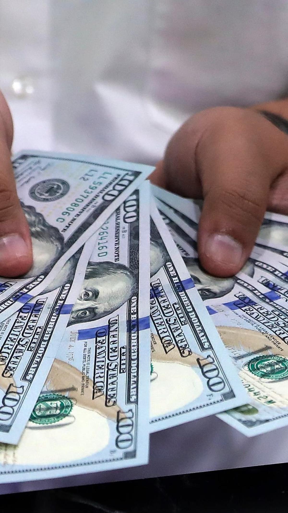 Berikut daftar para istri kepala negara yang diduga berbelanja menggunakan fasilitas negara;