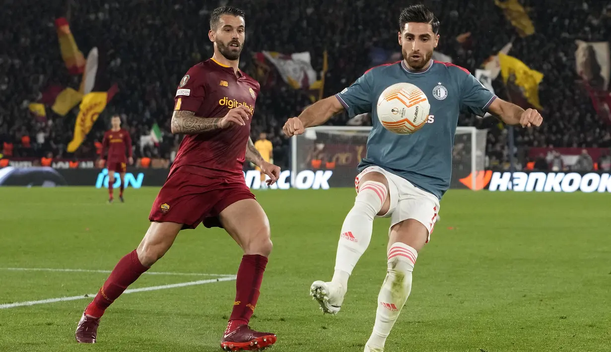 Berikutnya pada semi final, Giallorossi akan menantang Bayer Leverkusen -- yang pada laga lain menumbangkan wakil Belgia, Royale Union Saint-Gilloise. (AP Photo/Alessandra Tarantino)