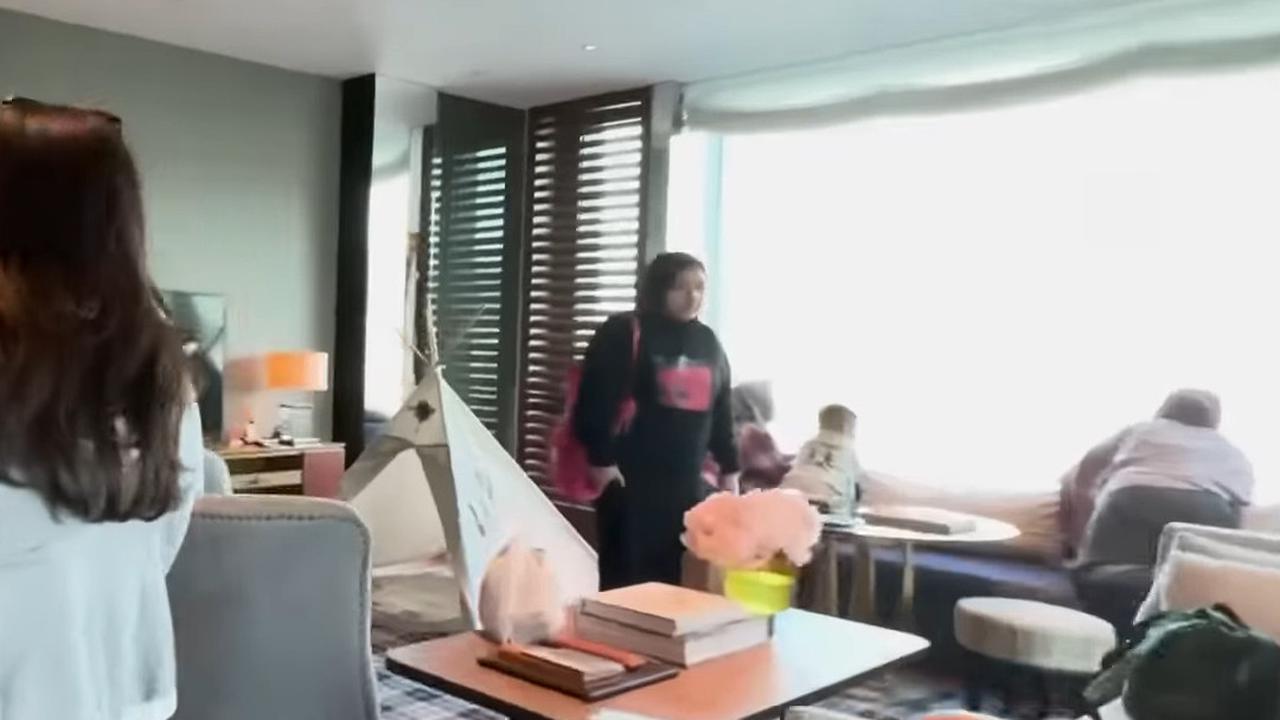 Akhirnya Terwujud, Potret Bahagia Rayyanza Dapat Hadiah Ulang Tahun ke Hong Kong - Menginap di Hotel Super Mewah