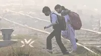 Kabut Asap Kebakaran Hutan Selimuti Pontianak, Kesehatan Siswa Jadi Sorotan