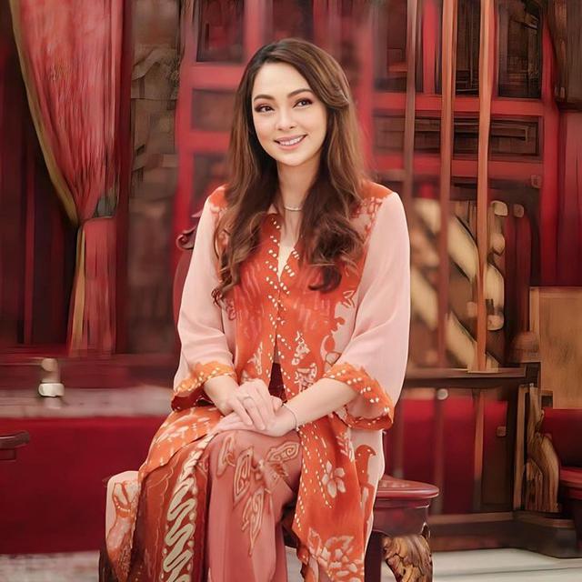 Deretan artis yang pernah menerima gelar kehormatan Keraton Solo, Syahrini dapat gelar Kanjeng Mas Ayu