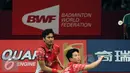 Pebulutangkis ganda campuran Indonesia, Tontowi Ahmad/LiliyanaNatsir saat tampil melawan RodionKargaev/Ekaterina Bolotova (Rusia) di Total BWF Championships 2015 di IstoraSenayan, Jakarta, Selasa (11/8/2015). (Liputan6.com/HelmiFithriansyah)