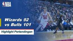 Kelima starter Chicago mencetak angka dua kali lipat saat Bulls mendapatkan kemenangan di jalan atas Wizards 101-92. Zach LaVine memimpin muatan dengan 24 poin sementara Bradley Beal mencetak angka tertinggi dalam pertandingan dengan 43 poin untuk Wa...