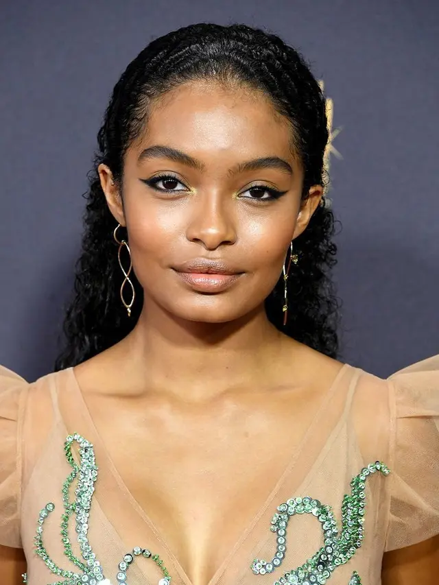 [Bintang] Terinspirasi dari Dandanan Hollywood, Intip Konsep Eye Makeup untuk Acara Siang dan Malam