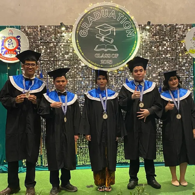 6 Momen Wisuda Anak Cindy Fatikasari yang Berkebutuhan Khusus, Penuh Rasa Bangga