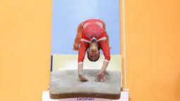Pesenam putri Indonesia, Salsabilla Hadi Pamungkas melakukan lompatan pada nomor meja lompat dalam Kejuaraan Dunia Gimnastik 2025 di Indonesia Arena, Senayan, Jakarta, Selasa (21/10/2025). (Bola.com/Bagaskara Lazuardi)