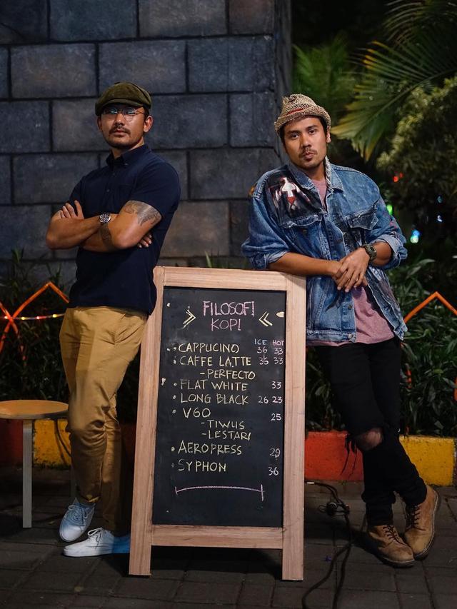 [Fimela] Chicco Jerikho dan Rio Dewanto