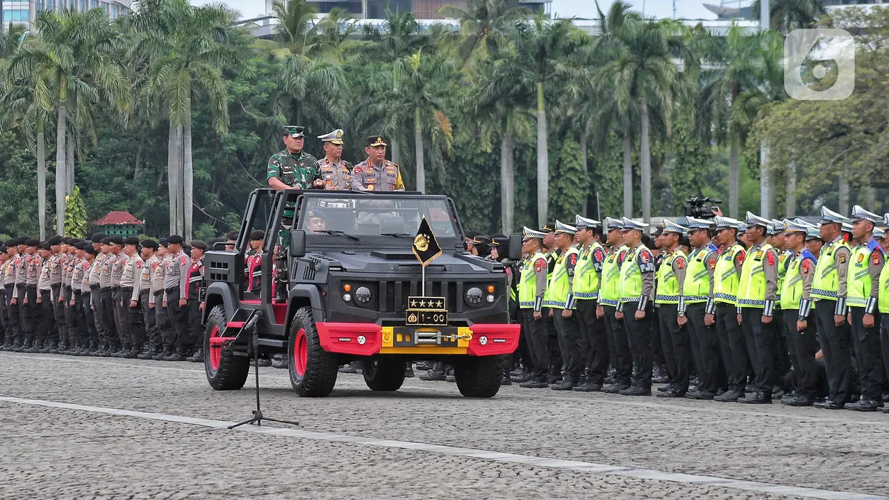Panglima TNI dan Kapolri Pimpin Apel Operasi Lilin 2022 di Monas