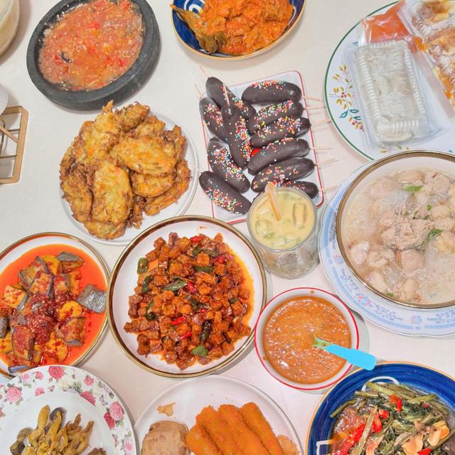 6 Potret Aktivitas Fuji Selama Ramadhan, Sahur dan Ngabuburit Bareng Keluarga