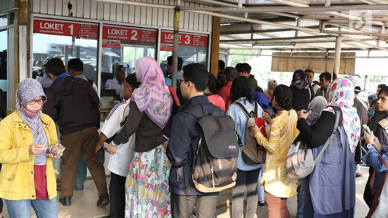[Bintang] Harus Antre karena Sistem Tiket KRL Berubah, Para Pengguna Marah-marah di Twitter