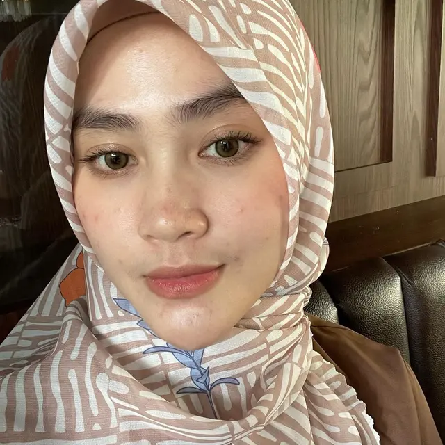 Henny Rahman Hamil dan Akui Wajahnya Berubah, Ini 6 Potret Terbarunya