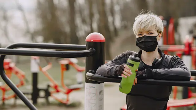 Gunakan Masker yang Nyaman Dipakai