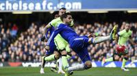 Cesc Fabregas dalam laga kontra City (Reuters)
