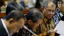 Ketua KPK Agus Rahardjo (kanan) saat mengikuti rapat dengan Komisi III DPR di Kompleks Parlemen, Jakarta, Rabu (12/6/2019). Rapat tersebut membahas Rencana Kerja dan Anggaran (RKA) K/L Tahun Anggaran 2020. (Liputan6.com/JohanTallo)