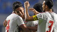 Skuat UEA berselebrasi menyambut gol Khalil Ibrahim ke gawang Timnas Indonesia di Stadion Al Maktoum, Dubai (10/10/2019). (AFP/Karim Sahib)