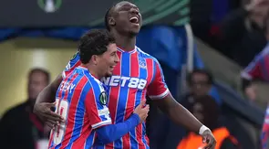 Ini menjadi final Conference League pertama Crystal Palace. Mereka akan melawan Rayo Vallecano di Red Bull Arena, Leipzig, Jerman, Rabu (27/05) mendatang. (AP Photo/Alastair Grant)