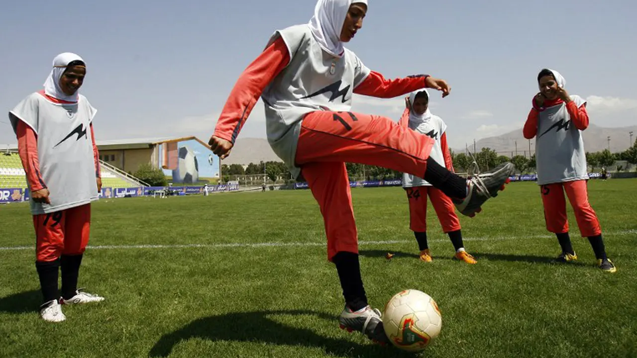 FIFA Perbolehkan Atlet Wanita Memakai Jilbab di Lapangan
