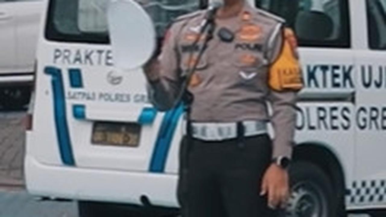 Tak Hanya Warna Beda, Perwira Polisi Ini Jelaskan Filosofi Pet Putih Milik Polantas 'Anti Badai Anti Hujan