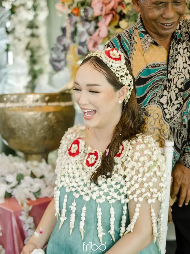 Detail Makeup Zaskia Gotik