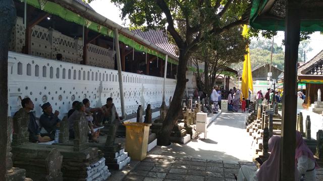 Cegah Covid-19 Komplek Makam Sunan Gunung Jati Cirebon Tutup 14 Hari