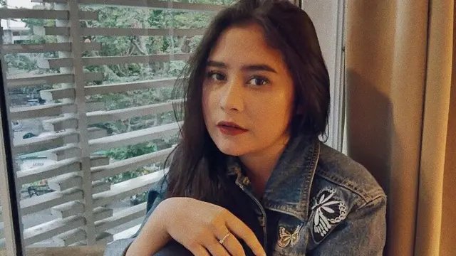 [Bintang] Seleb Pakai Sneakers