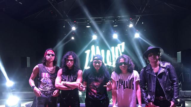 Zealous Band di Teras 124, Pondok Gede, Bekasi, baru-baru ini.