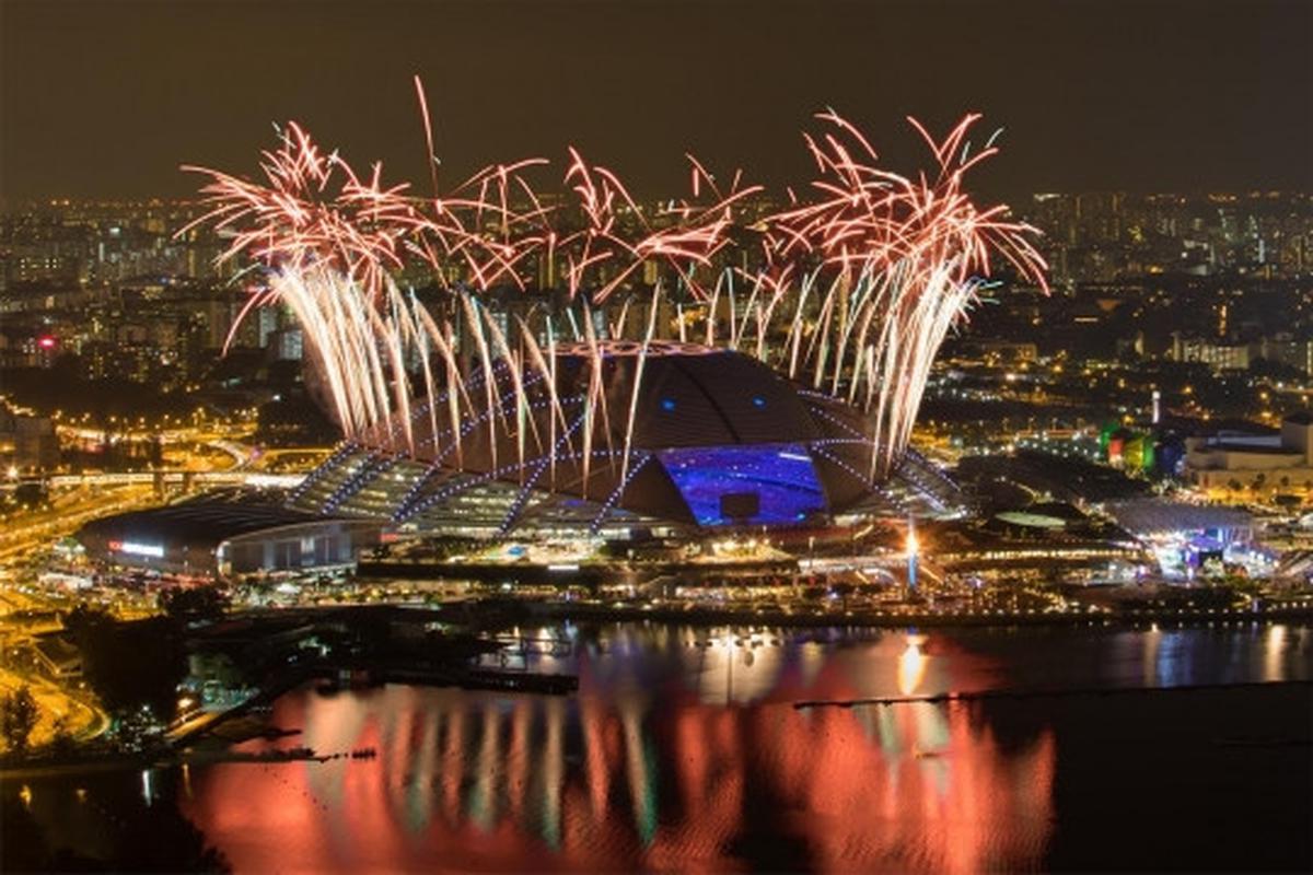 Gemerlap kembang api meriahkan pesta penutupan SEA Games 2015