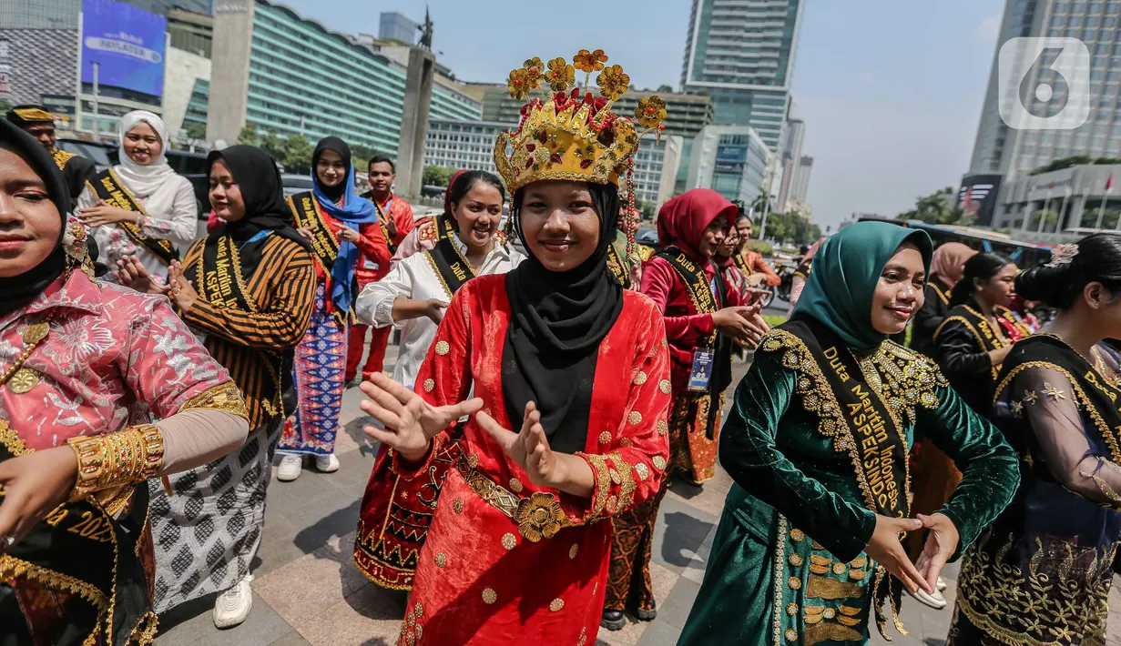 Tema untuk HUT ke-78 RI 2023 ialah "Terus Melaju untuk Indonesia Maju". Tema ini sekaligus menjadi slogan kemerdekaan ke-78. (Liputan6.com/Faizal Fanani)