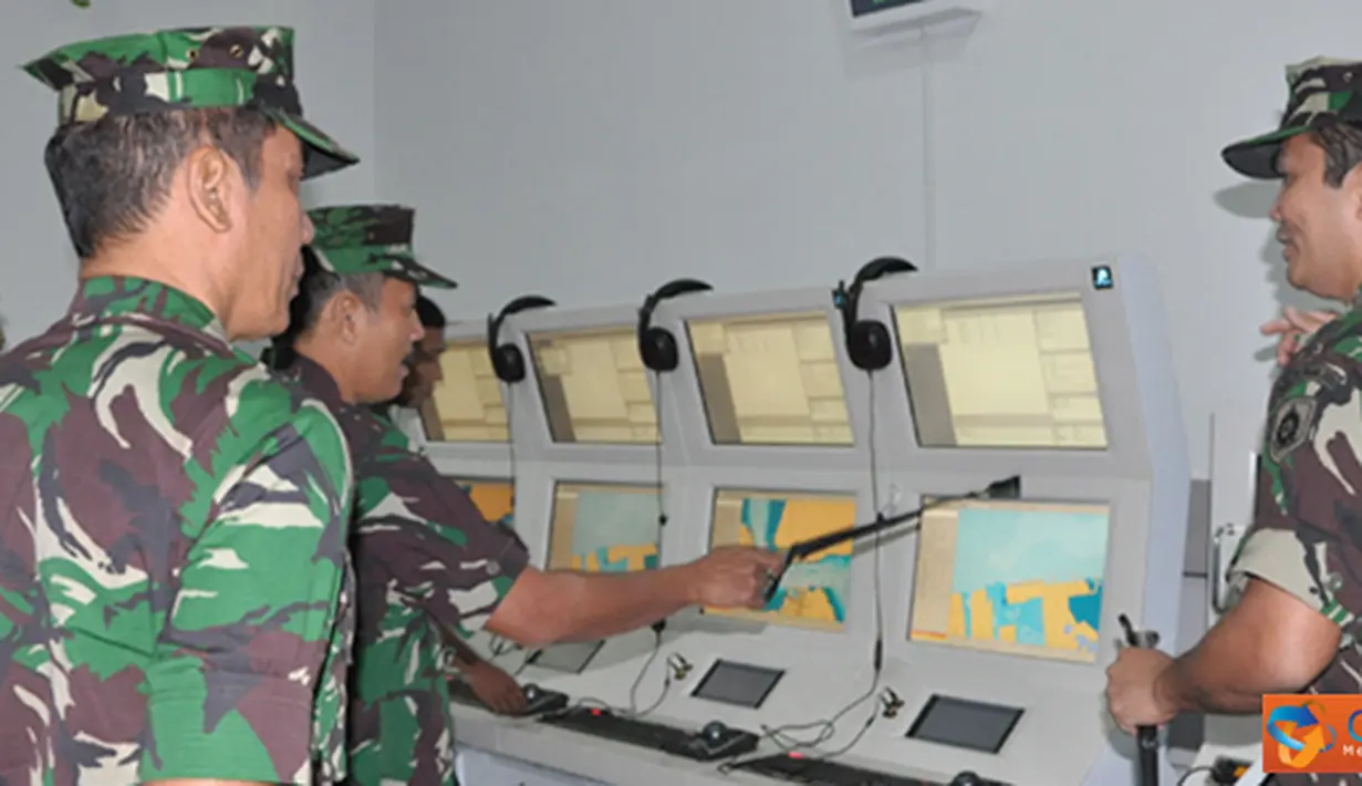 Citizen6, Surabaya: Dankobangdikal Laksda TNI Djoko Teguh Wahojo melaksanakan Sidak sekaligus Safari Ramadhan di Puslatlekdalsen Kesatrian Bumimoro, Surabaya, Kamis (2/8). (Pengirim: Penkobangdikal).