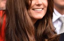 Bergaun merah, Kate Middleton cantik bersinar di Wimbledon