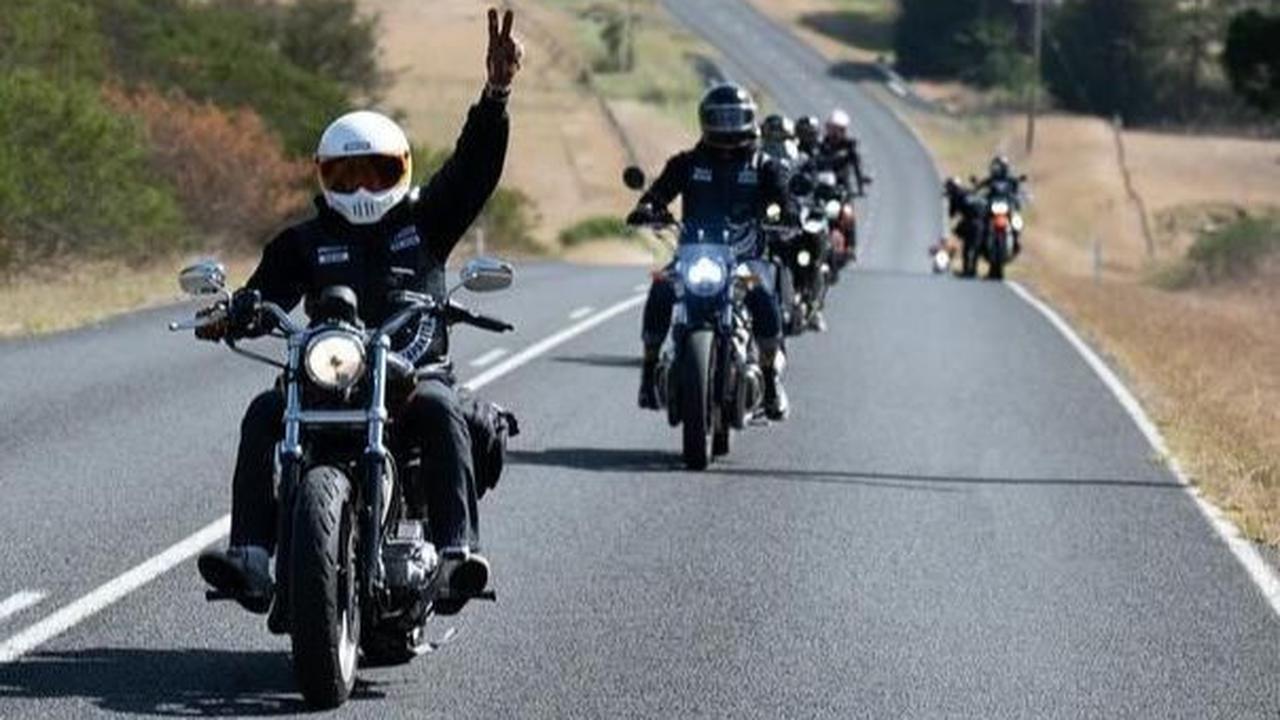 10 Potret Keseruan Andre Taulany Bersama Anggota 'The Prediksi' Touring di Australia, Tempuh Perjalanan Hampir 1.000 km
